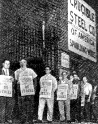 Пикет забастовщиков у входа на металлургический завод в Харризоне (июль 1959)