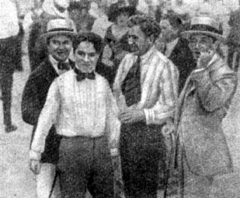 Слева направо: Томас Инс, Чарльз Чаплин, Мак Сеннет, Дэвид Гриффит
