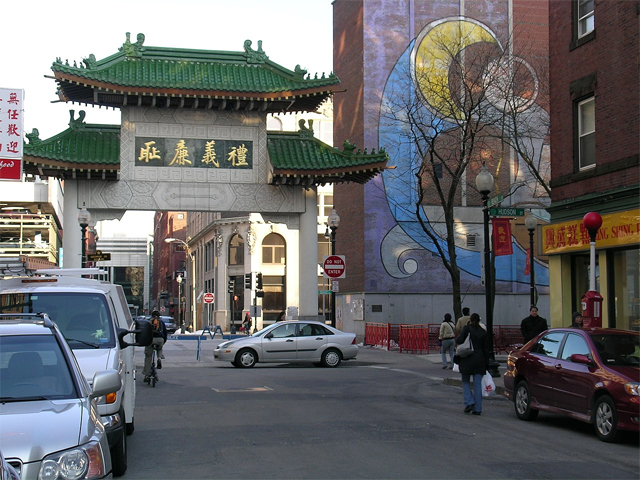 https://upload.wikimedia.org/wikipedia/commons/thumb/4/48/Paifang_Boston_Chinatown_1.jpg/1280px-Paifang_Boston_Chinatown_1.jpg